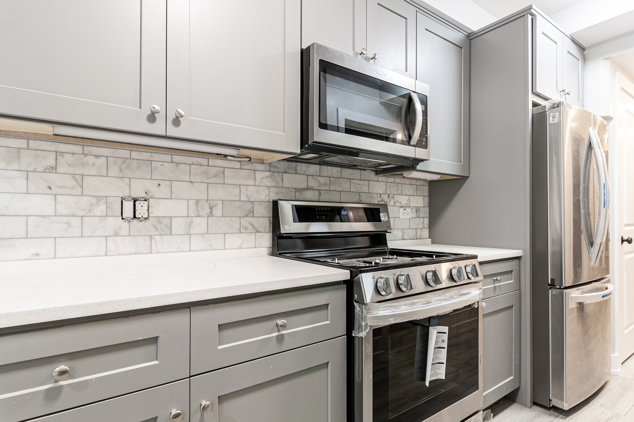 Building Photo - 1458 W Chestnut St