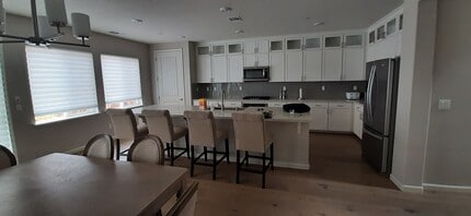 Building Photo - 5542 Kennedy Pl