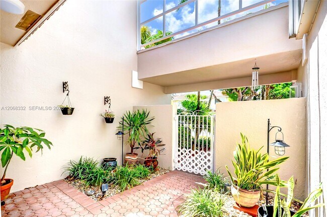 Building Photo - 10237 NW 52nd Ln