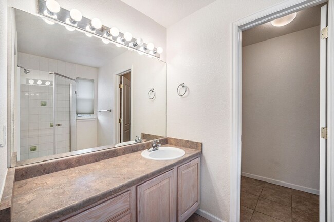 Building Photo - Check out this beauty - Available now!!