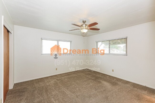 Building Photo - 5971 Sunland Pl