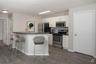 Building Photo - Regency Park