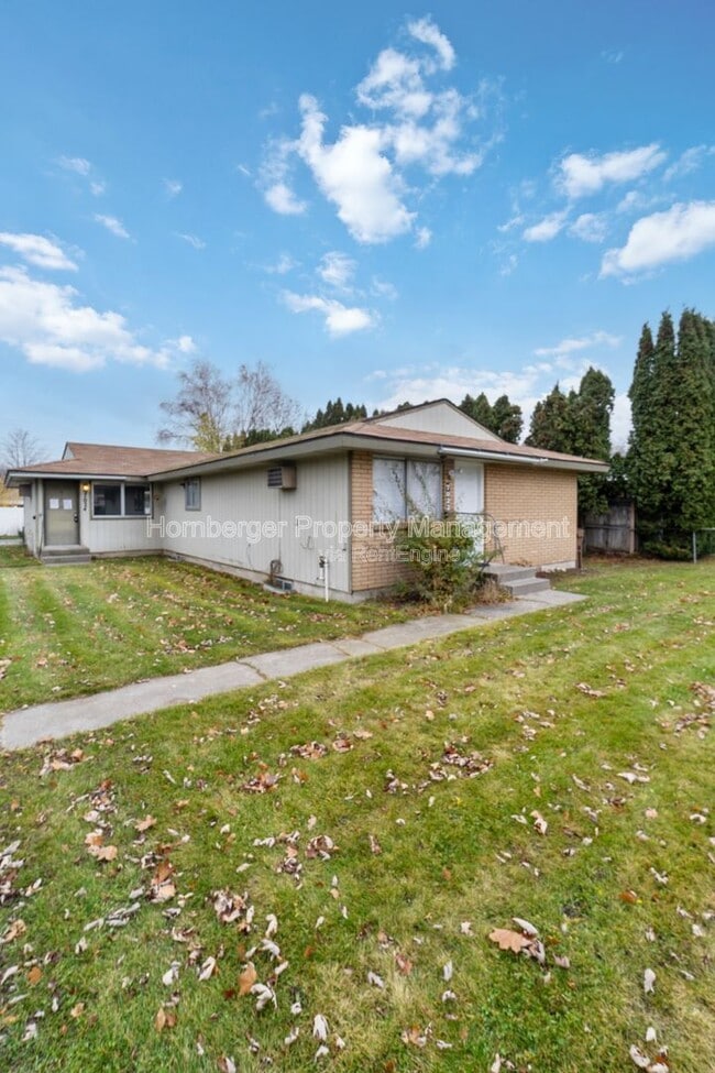 Building Photo - 7024 N Wiscomb St