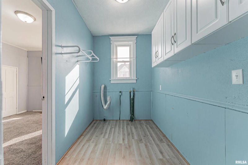 Building Photo - 130 5th St