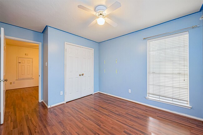 Building Photo - 10323 Emerald Pine Dr