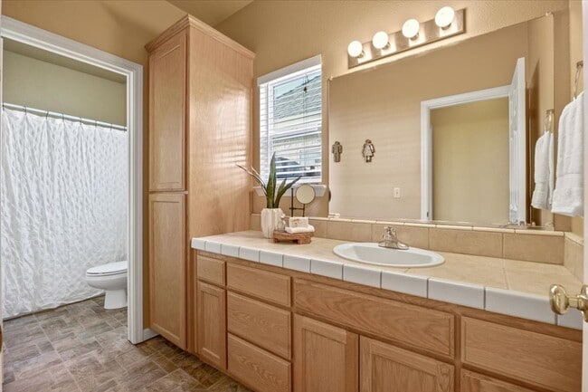 Building Photo - 2520 Duffy Dr