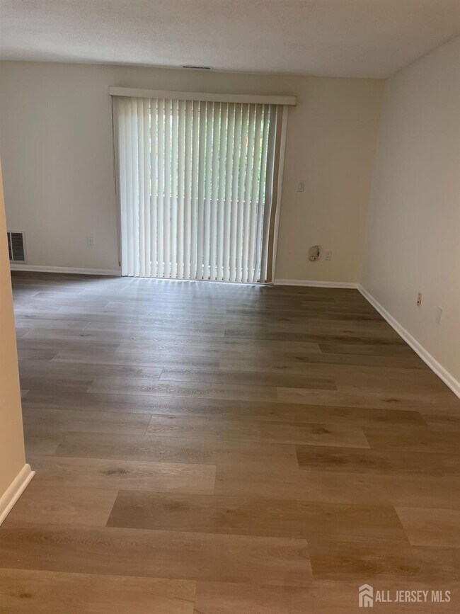 Building Photo - 414 Ravens Crest Dr