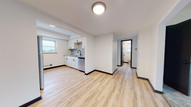 Building Photo - Parma - 2 Bedroom Apartment