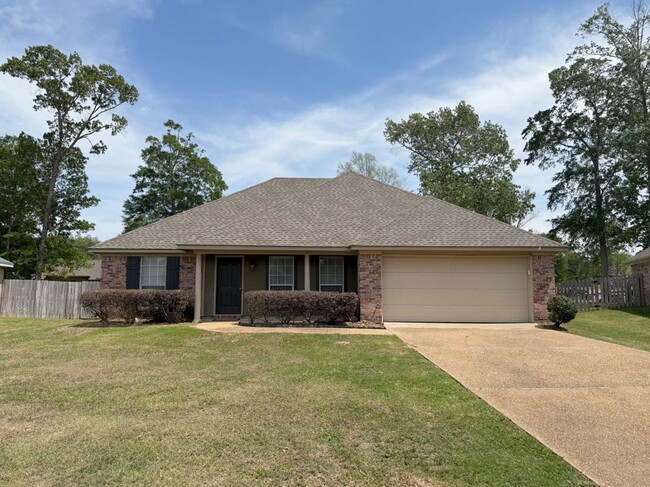 Primary Photo - 104 W Pinebrook Dr