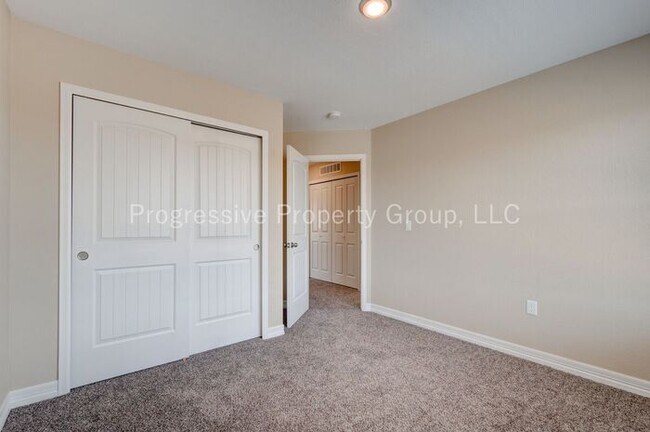 Building Photo - Live in Style! 3-Bed Northgate Villa w/ Views – 50% Off First Month!