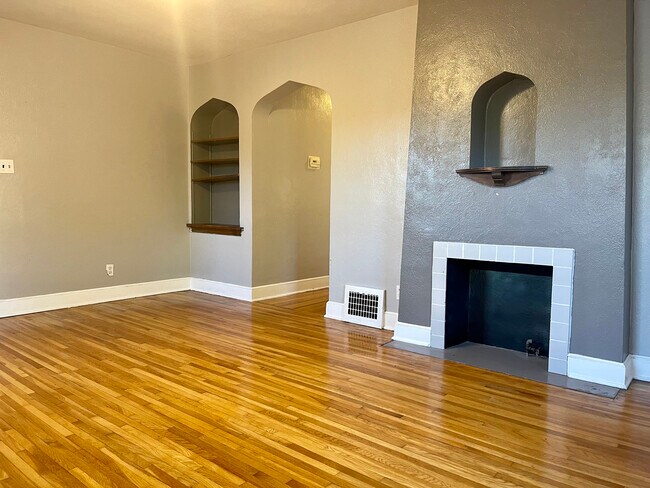 Building Photo - 515 E William St