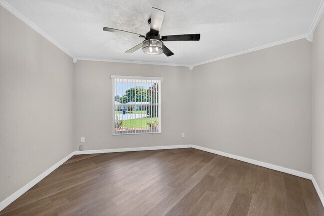 Building Photo - 1627 Canal Ct