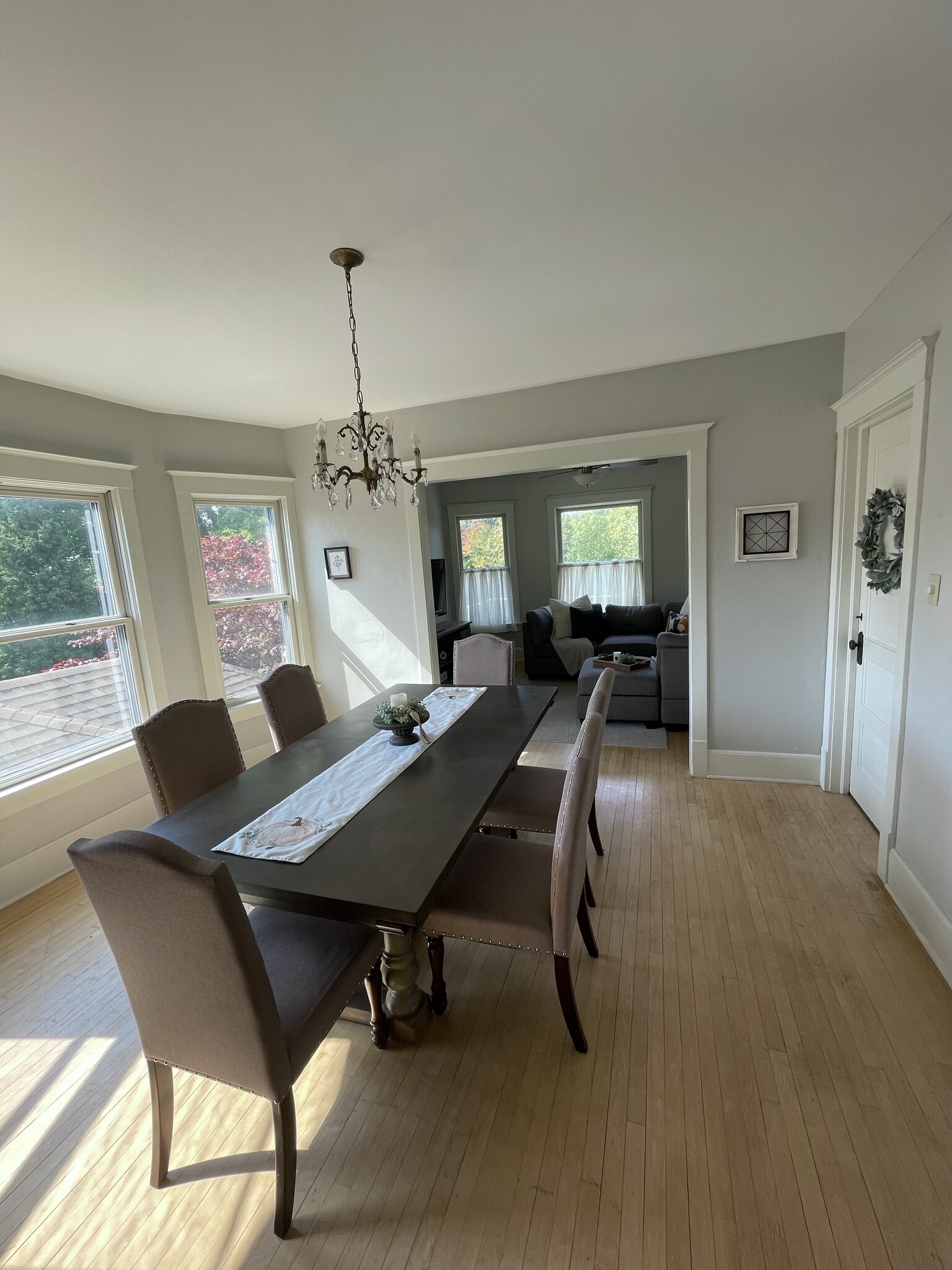 Dining Room - 3262 N Cambridge Ave