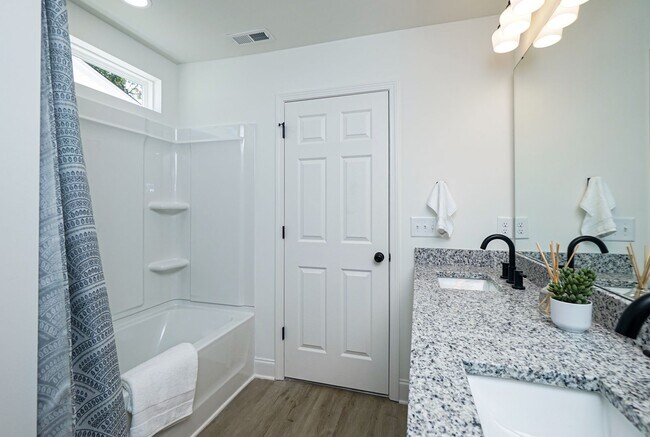 Building Photo - Brand new Duet Style Townhome in Charlotte!