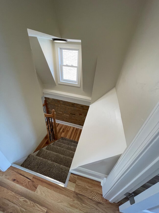 Building Photo - 350 Melwood Ave