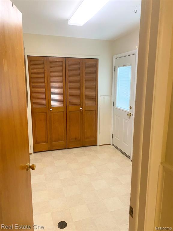 Building Photo - 14147 Barbara St