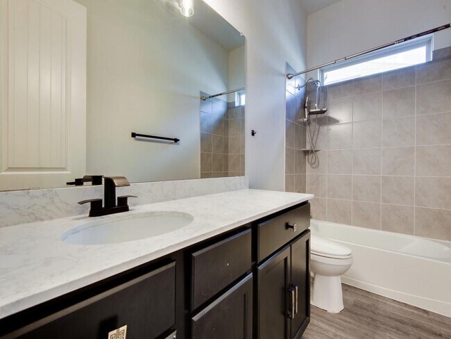 Building Photo - 204 Pulitzer Dr