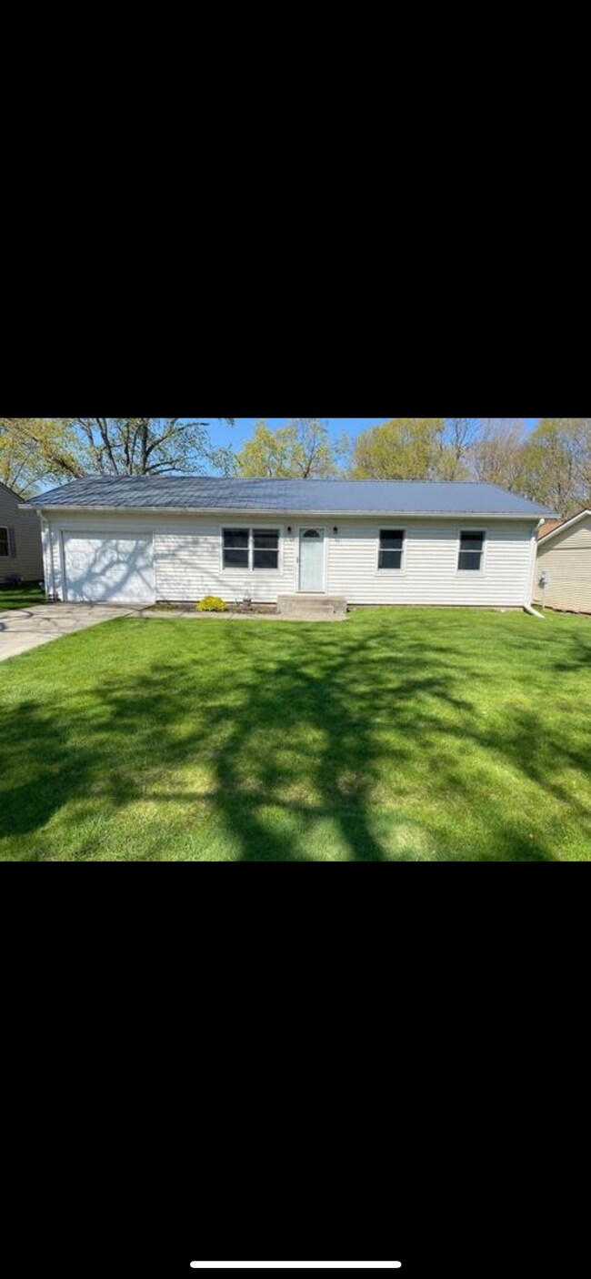 Primary Photo - 204 N Price St