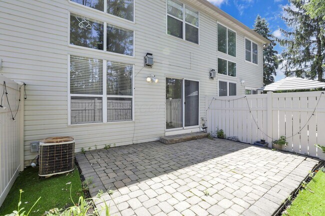 Building Photo - 2573 Rustling Oak Blvd