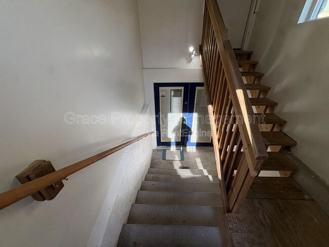 Building Photo - 310 S 2nd Ave