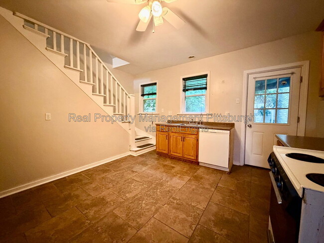 Building Photo - 207 Edmond St