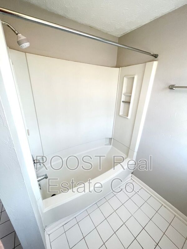 Building Photo - 3044 Arrowsmith Dr