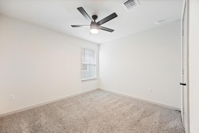 Building Photo - 105 Krause Spgs Dr