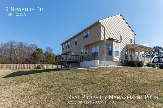 Building Photo - 2 Newbury Dr