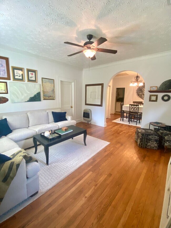 Building Photo - House in Opelika Available August!