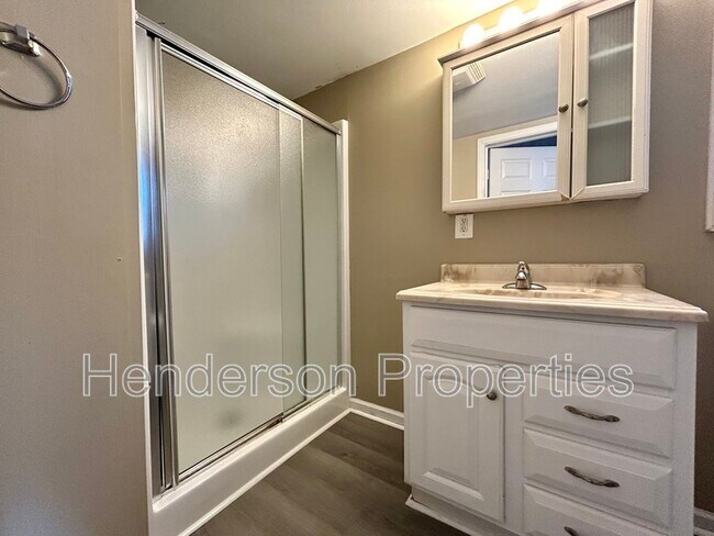 Building Photo - 935 Old Charlotte Rd SW