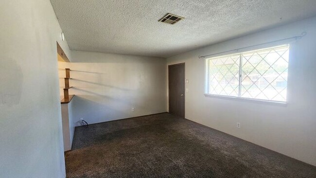 Building Photo - 3 Bed 1 Bath 1 Car Garage in the Leonhardts Oak Ridge Addition in Del City