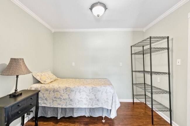 Building Photo - 1026 1/2 S Morgan Avenue