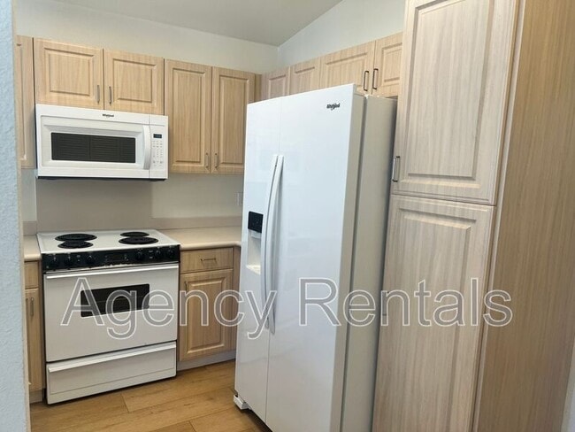 Building Photo - 92-1465 Aliinui Dr