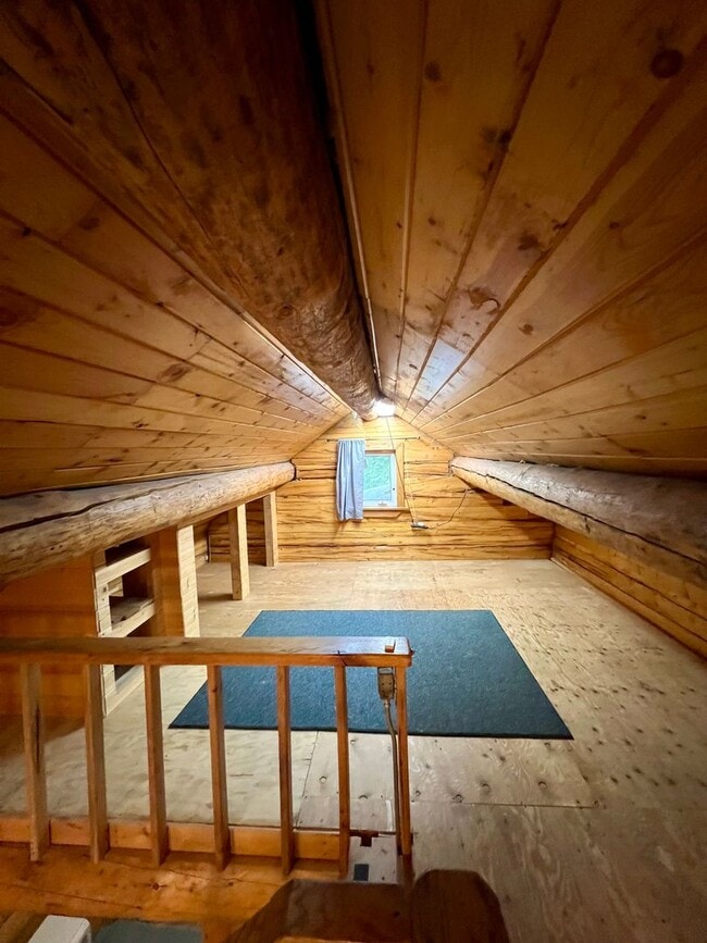 Building Photo - Cozy 1-Bedroom Cabin off Chena Hot Springs...