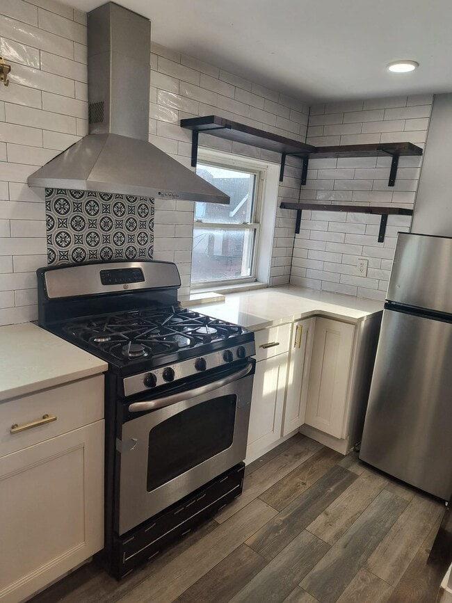 Building Photo - 530-532-532 40th St