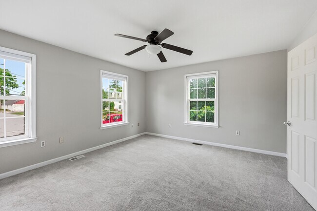 Building Photo - 586 Taylor St