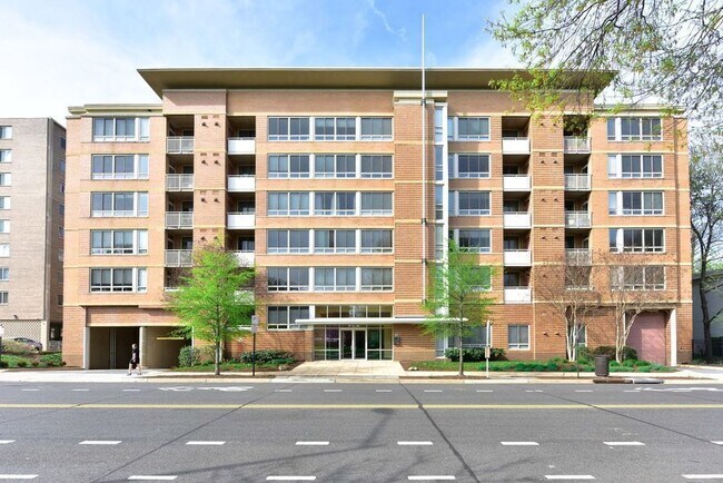 Building Photo - 355 I St SW