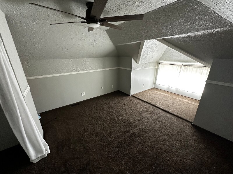 Building Photo - 528 29th St