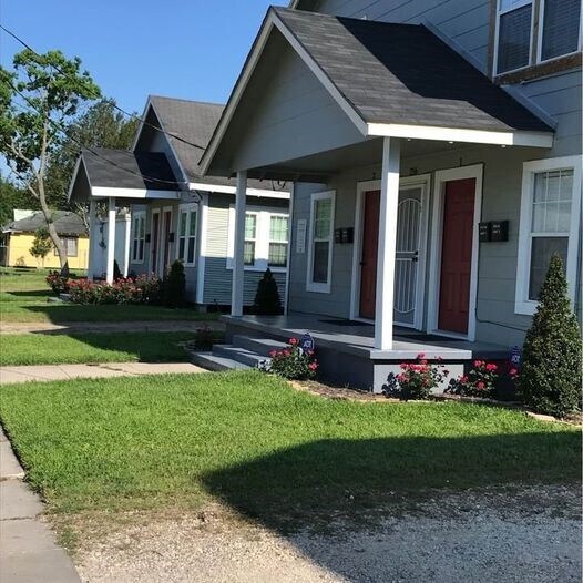 Building Photo - 214 W Republic St