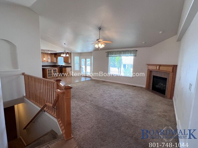 Building Photo - SPECTACULAR 5 Bed home in South Jordan!