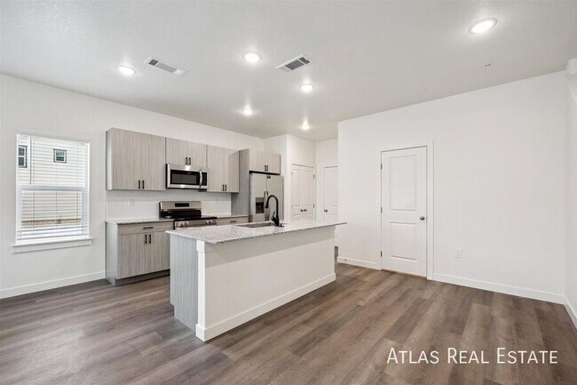 Building Photo - 630 Coney St