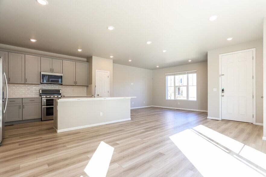 Building Photo - 849 Tarragon Rd