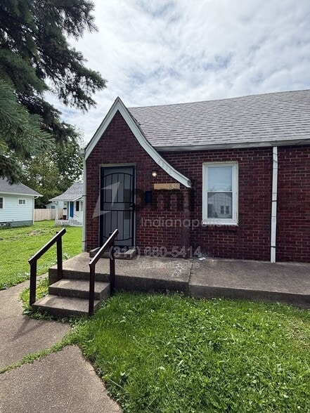 Building Photo - 1512 N Gladstone Ave