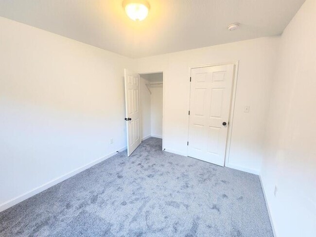 Building Photo - 4859 Town Point Road