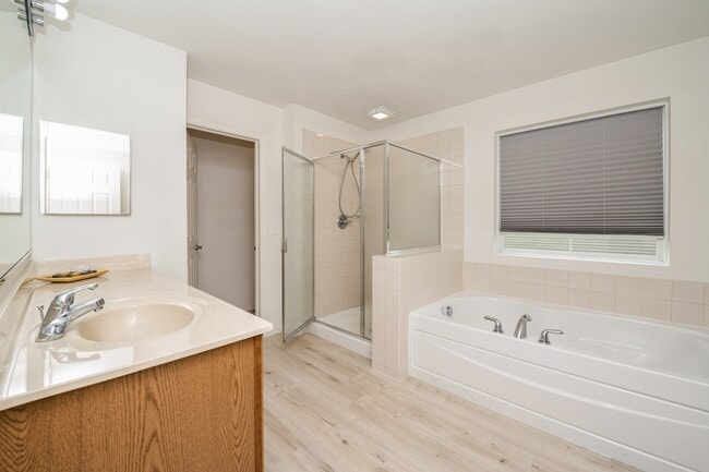 Building Photo - 646 Grand Canyon Cir