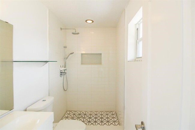 Building Photo - 9680 SW 77th St
