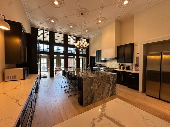 Building Photo - SPACIOUS MANSION WITH 2 PRIVATE ROOMS *FOR...