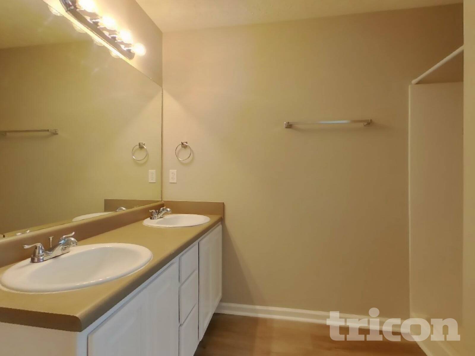 Building Photo - 581 Meadow Spring Dr