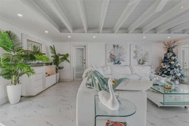 Building Photo - 16 North Dr