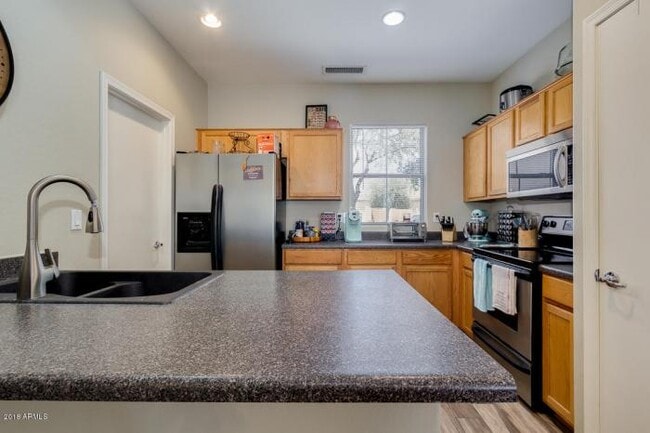 Building Photo - 3 bedroom in Mesa AZ 85209